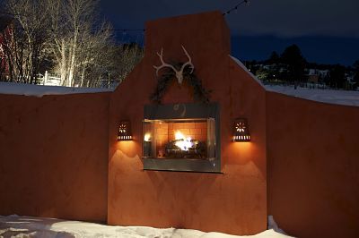 Design and build outdoor living spaces