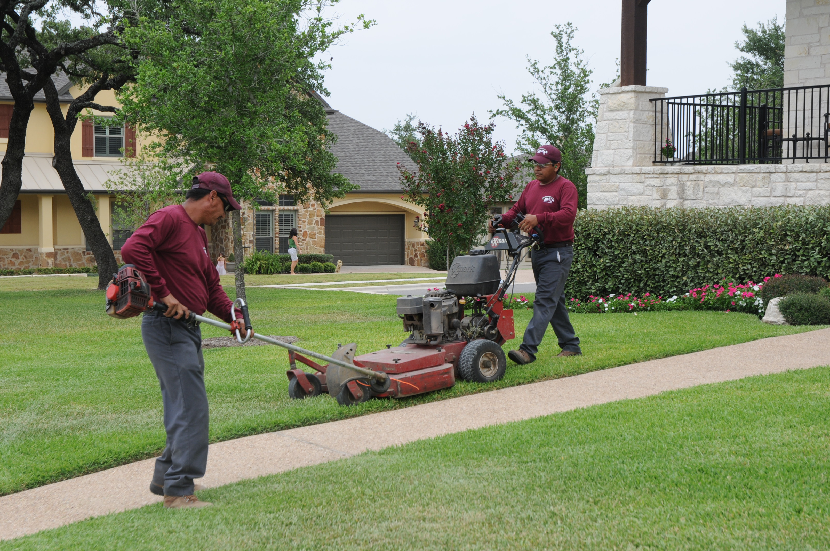 Castillo Lawn Care Service